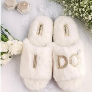 Dearfoams Women's Lane Bridal I Do Fuzzy
Slide Slipper - Alabaster Size M 7/8